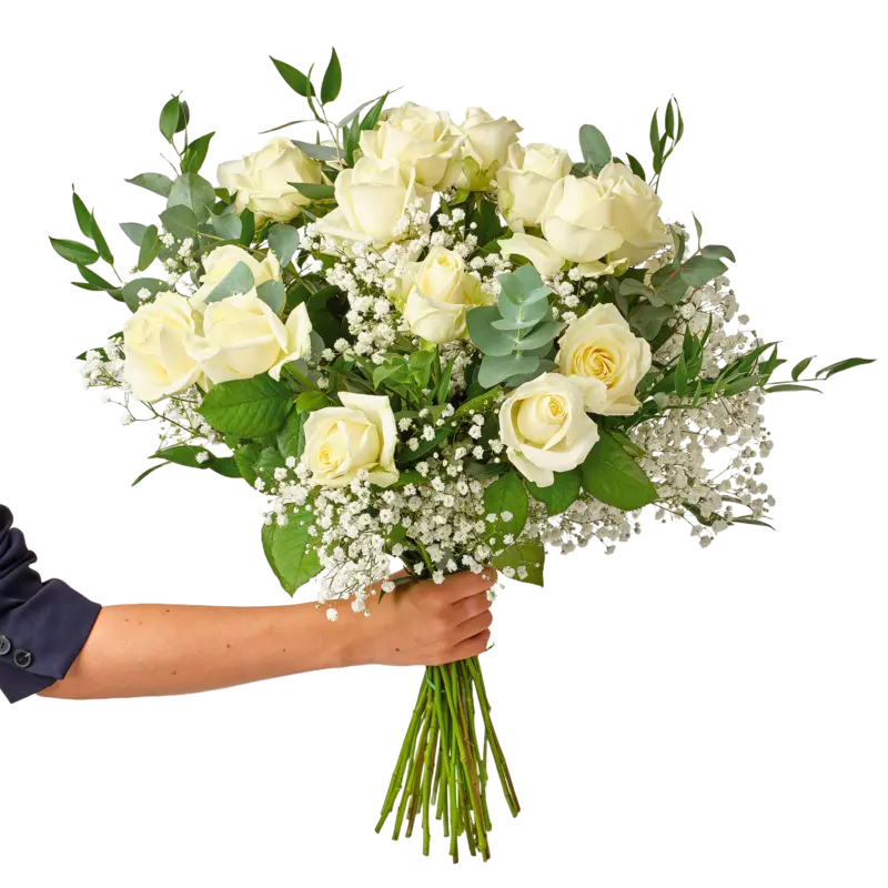 Wit rozenboeket met groen