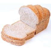 Lokale Bakker vloerbruin met sesam half gesneden